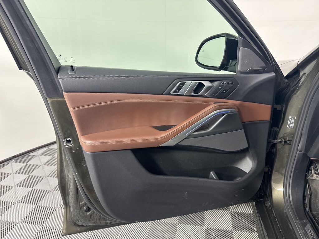 2020 BMW X6 M50i 9