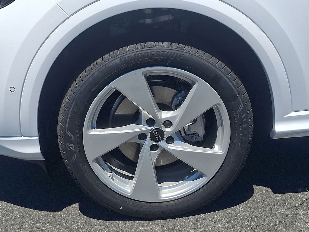 Thumbnail: 2026 Audi Q5 - 5