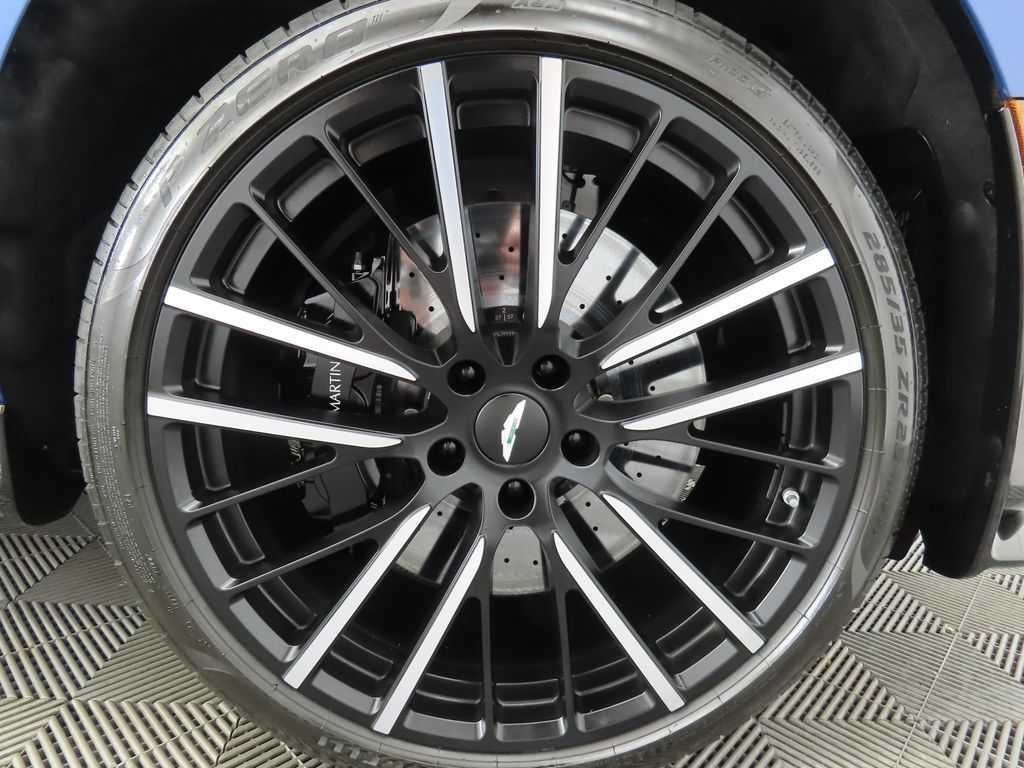 Thumbnail: 2023 Aston Martin DBX - 32