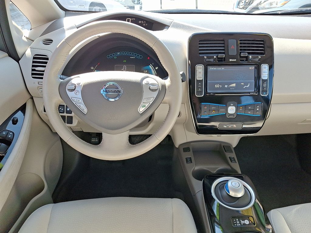 Thumbnail: 2015 Nissan Leaf - 11