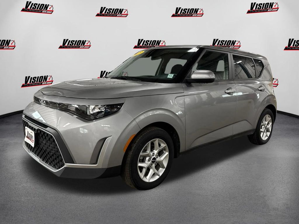2023 Kia Soul LX FWD