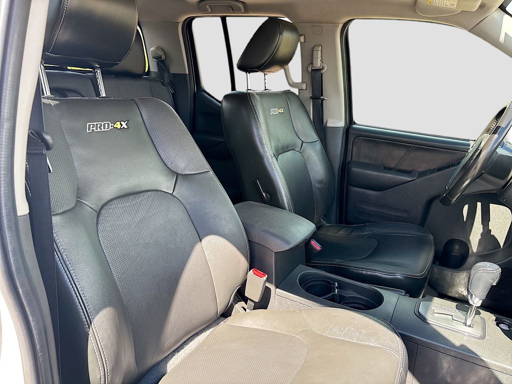 Used 2020 White Nissan PRO-4X image 28