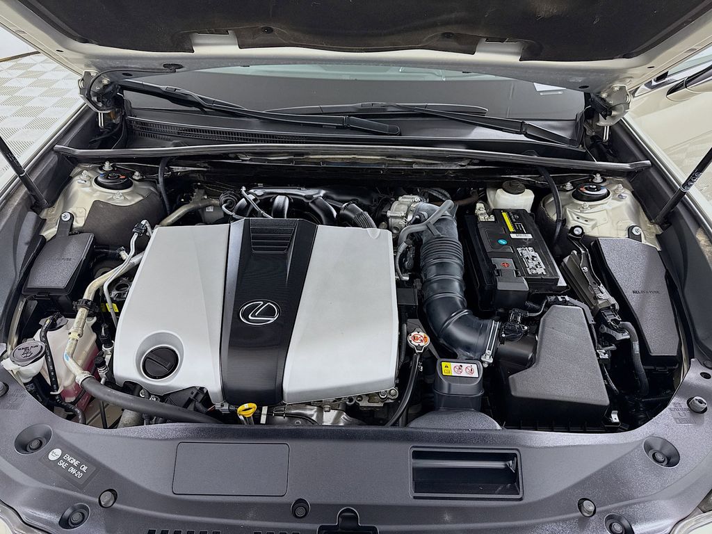 Thumbnail: 2019 Lexus ES - 31
