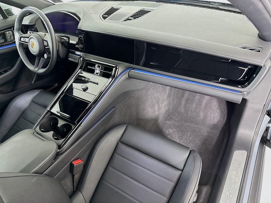Thumbnail: 2025 Porsche Panamera - 18