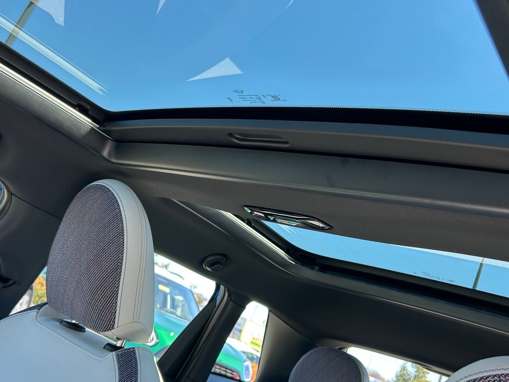 Thumbnail: 2025 MINI Cooper Hardtop - 16