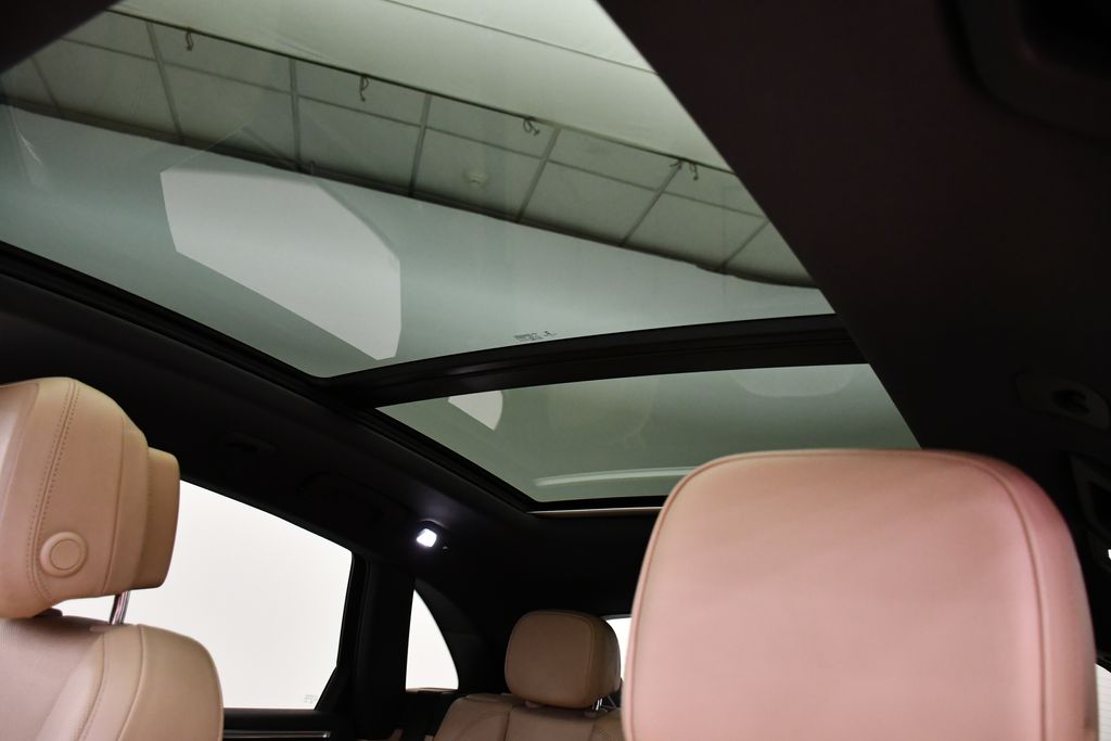 Thumbnail: 2022 Porsche Macan - 20