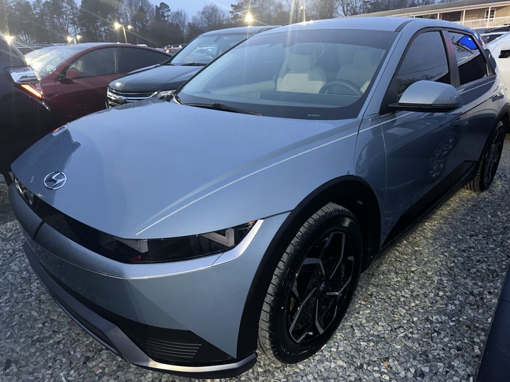 2022 Hyundai IONIQ 5 SEL's photo