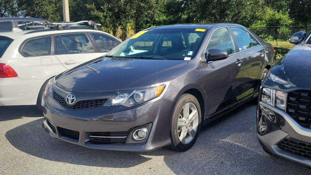 Used 2014 Gray Toyota SE image 2