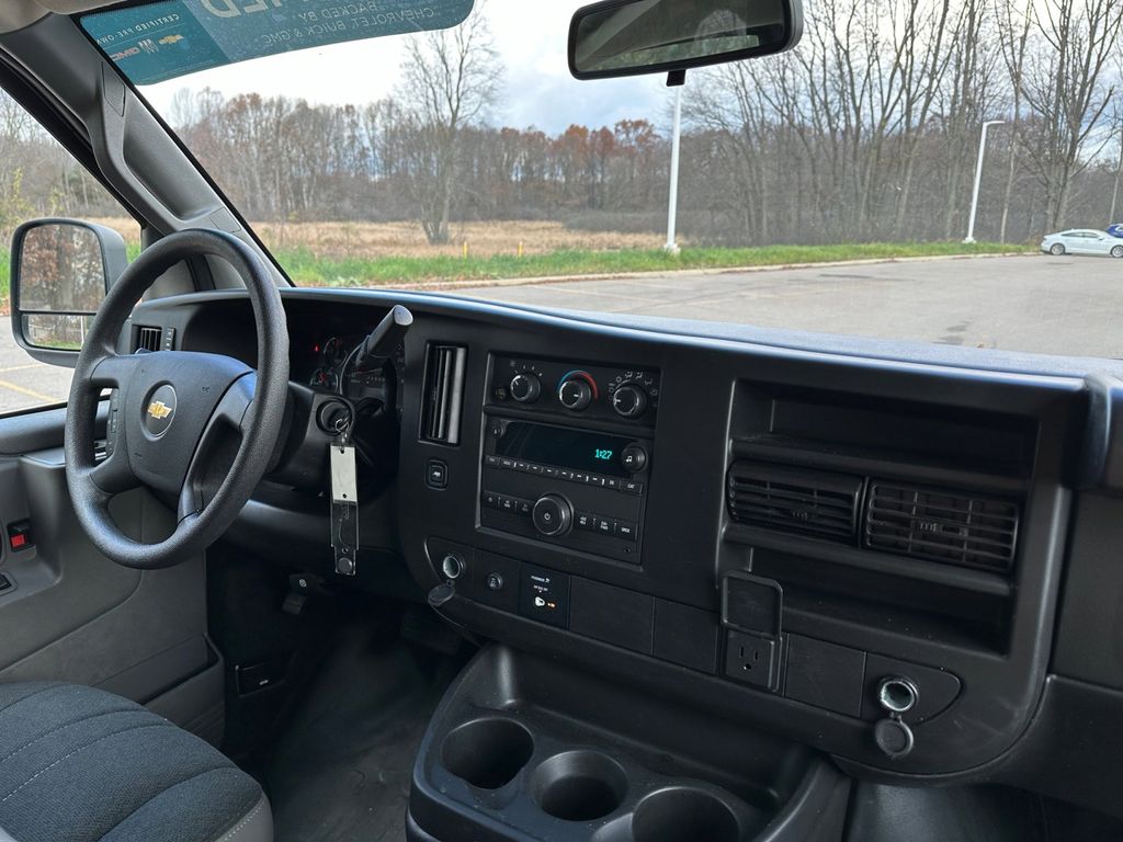 2022 Chevrolet Express 2500 Work Van 28