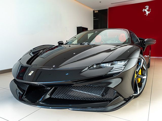 2025 Ferrari SF90 Spider Base