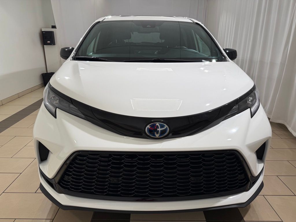 Thumbnail: 2025 Toyota Sienna - 8