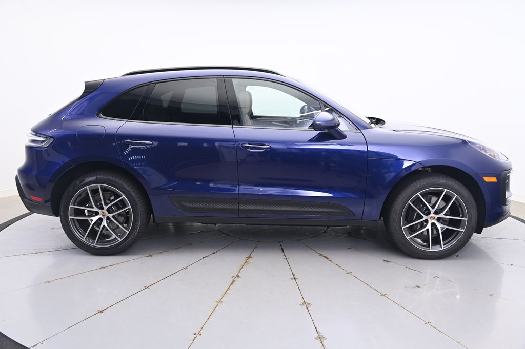 Thumbnail: 2025 Porsche Macan - 8