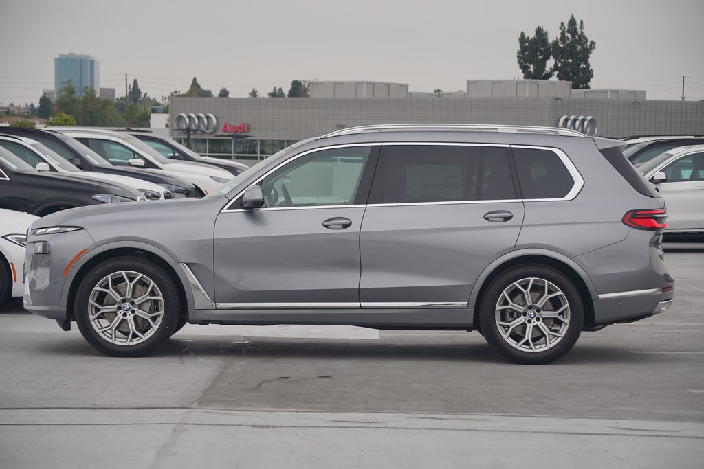 2025 BMW X7 xDrive40i 4