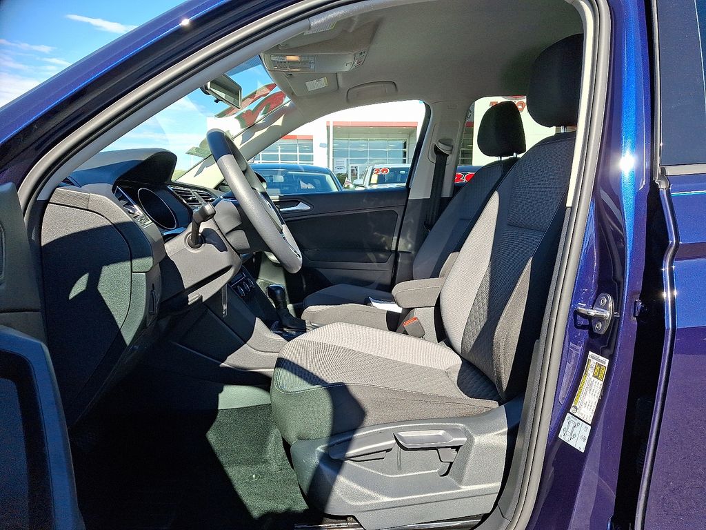 Thumbnail: 2021 Volkswagen Tiguan - 14