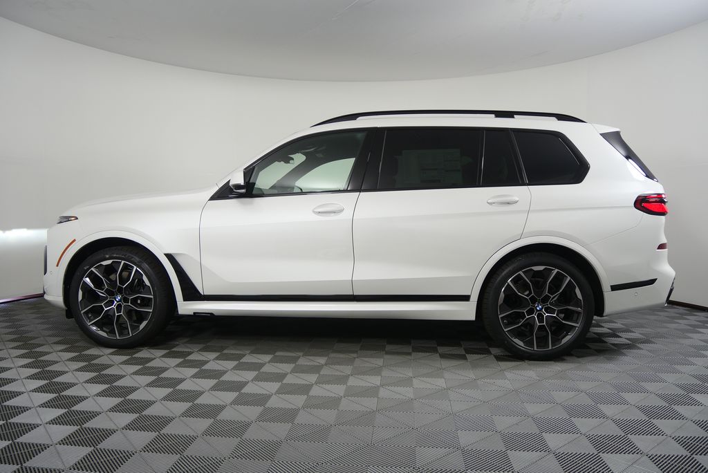 Thumbnail: 2026 BMW X7 - 6
