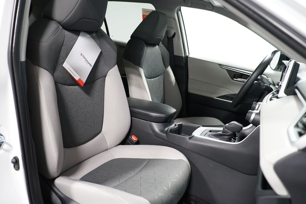 Thumbnail: 2025 Toyota RAV4 - 28