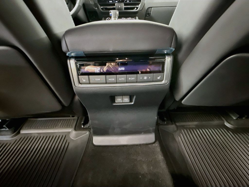 Thumbnail: 2024 Lexus GX - 26