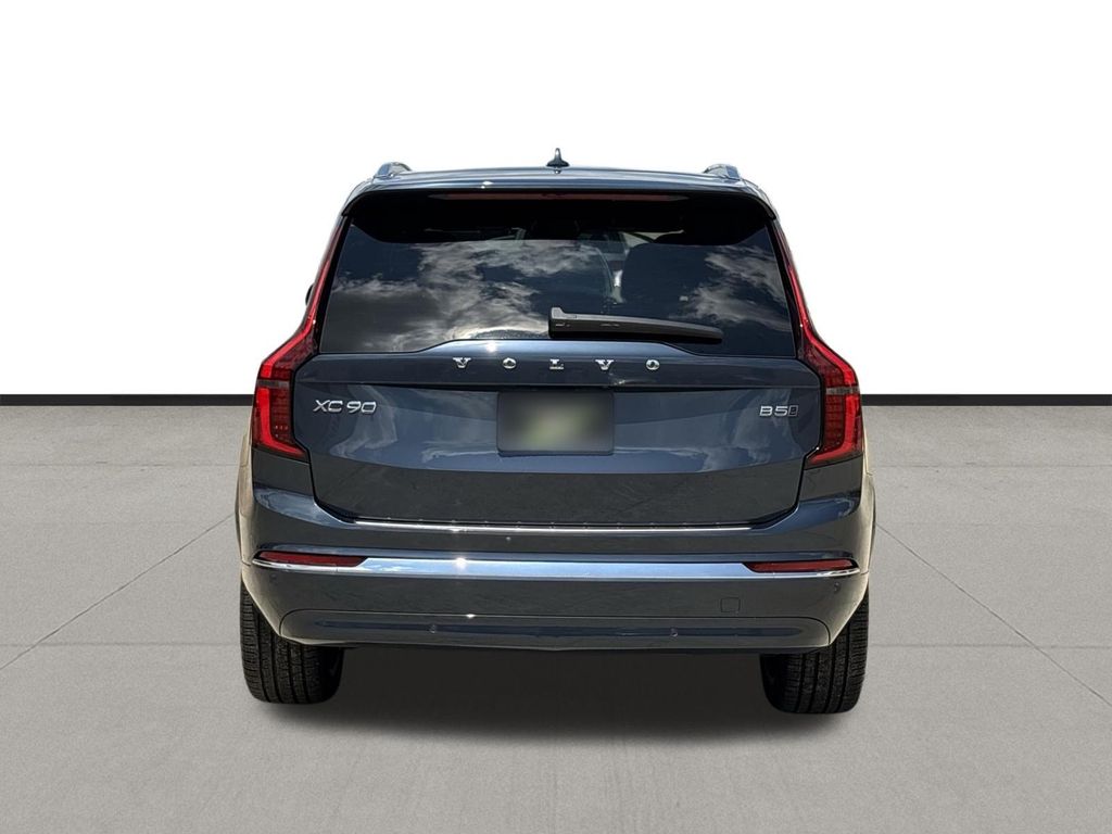 2026 Volvo XC90 B5 Plus - 5