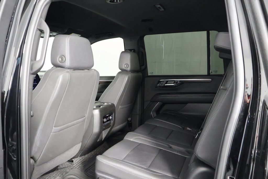 Thumbnail: 2025 Chevrolet Suburban - 10