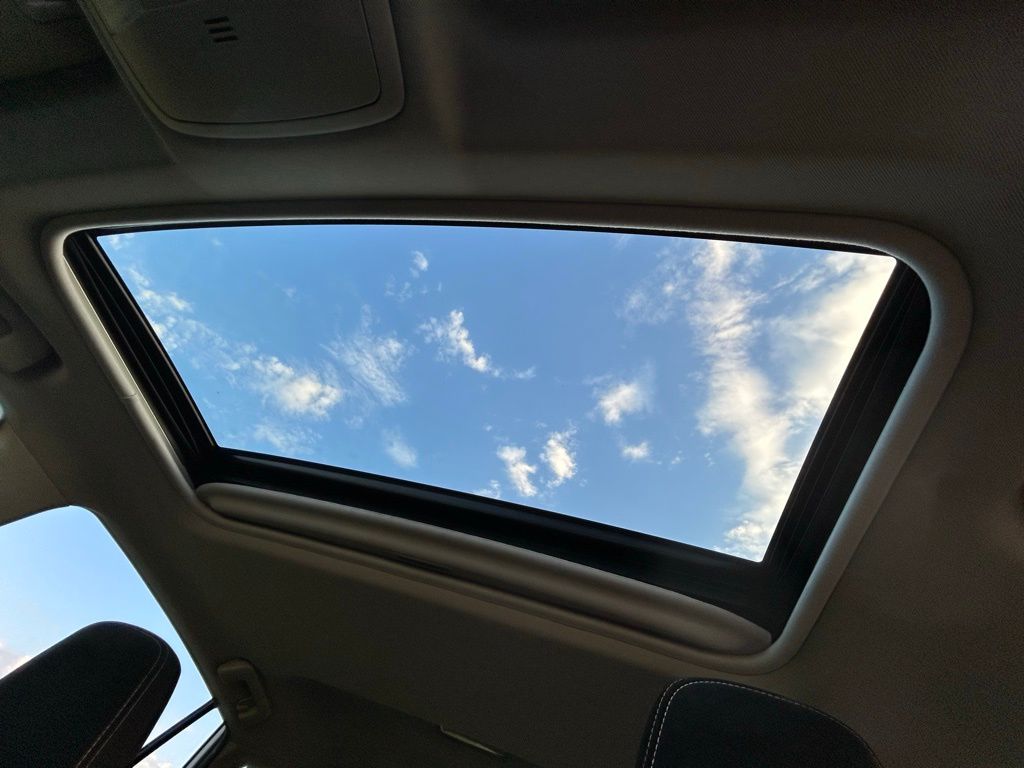 Thumbnail: 2018 Toyota RAV4 - 29