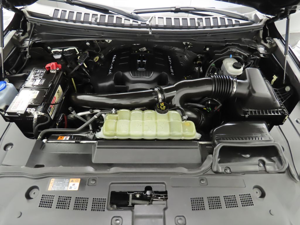 Thumbnail: 2019 Lincoln Navigator - 30