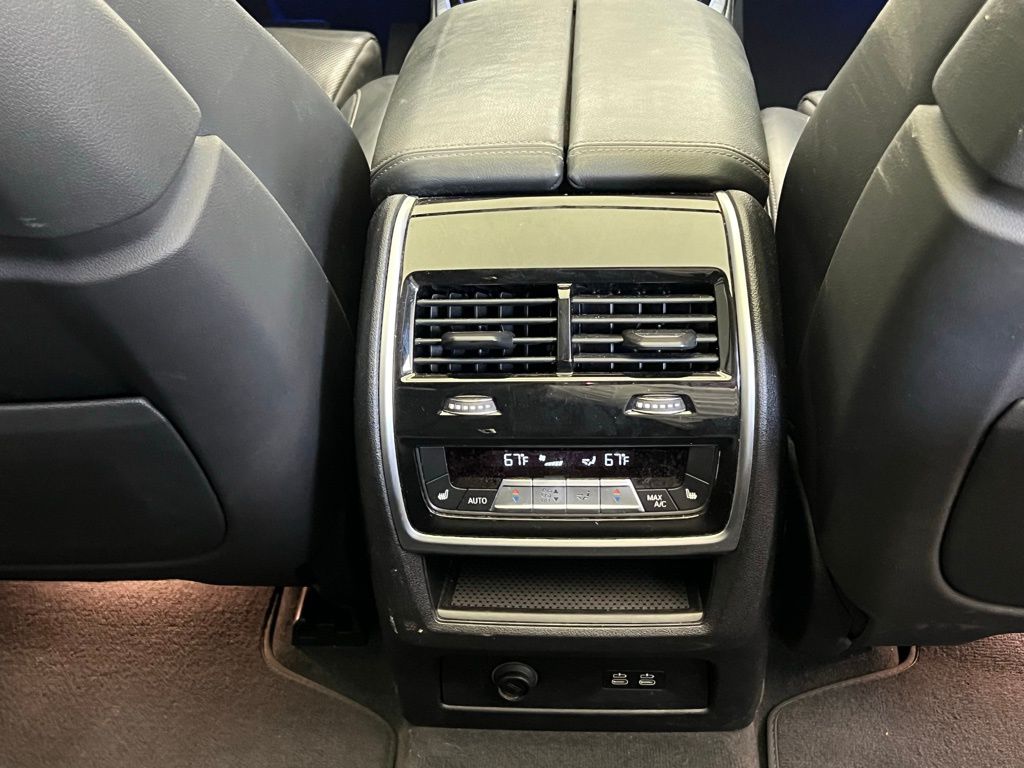 Thumbnail: 2019 BMW X7 - 10