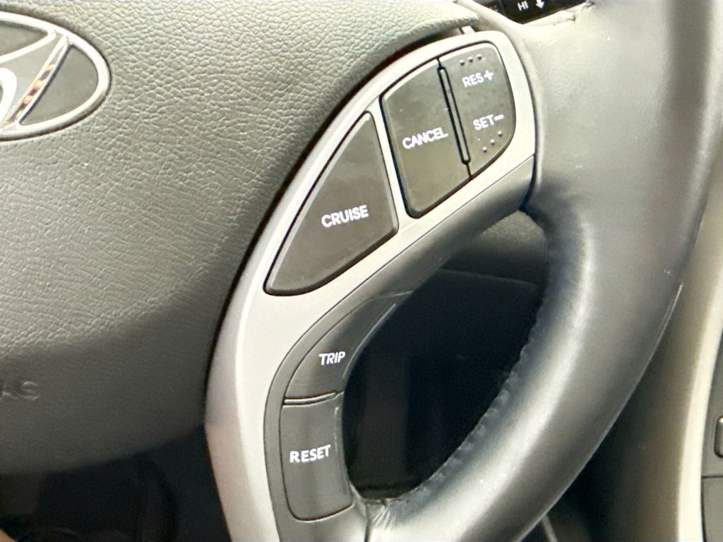 Thumbnail: 2016 Hyundai Elantra - 12