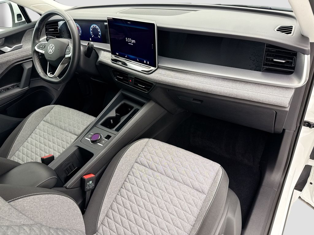 Thumbnail: 2025 Volkswagen Tiguan - 15