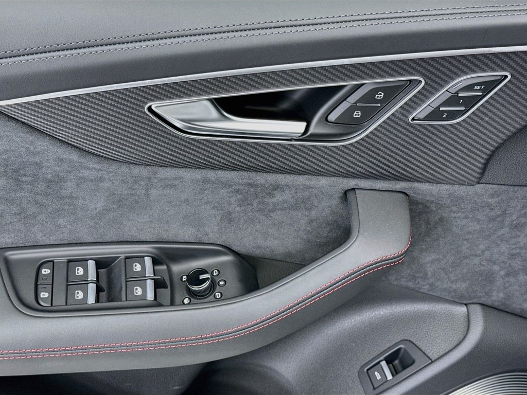 Thumbnail: 2026 Audi SQ7 - 22