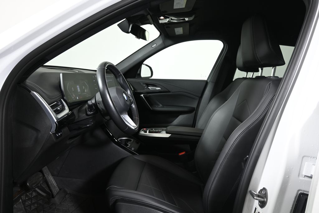 Thumbnail: 2023 BMW X1 - 3