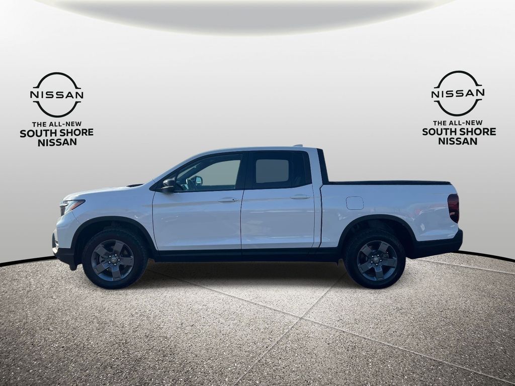 View vehicle photo 5