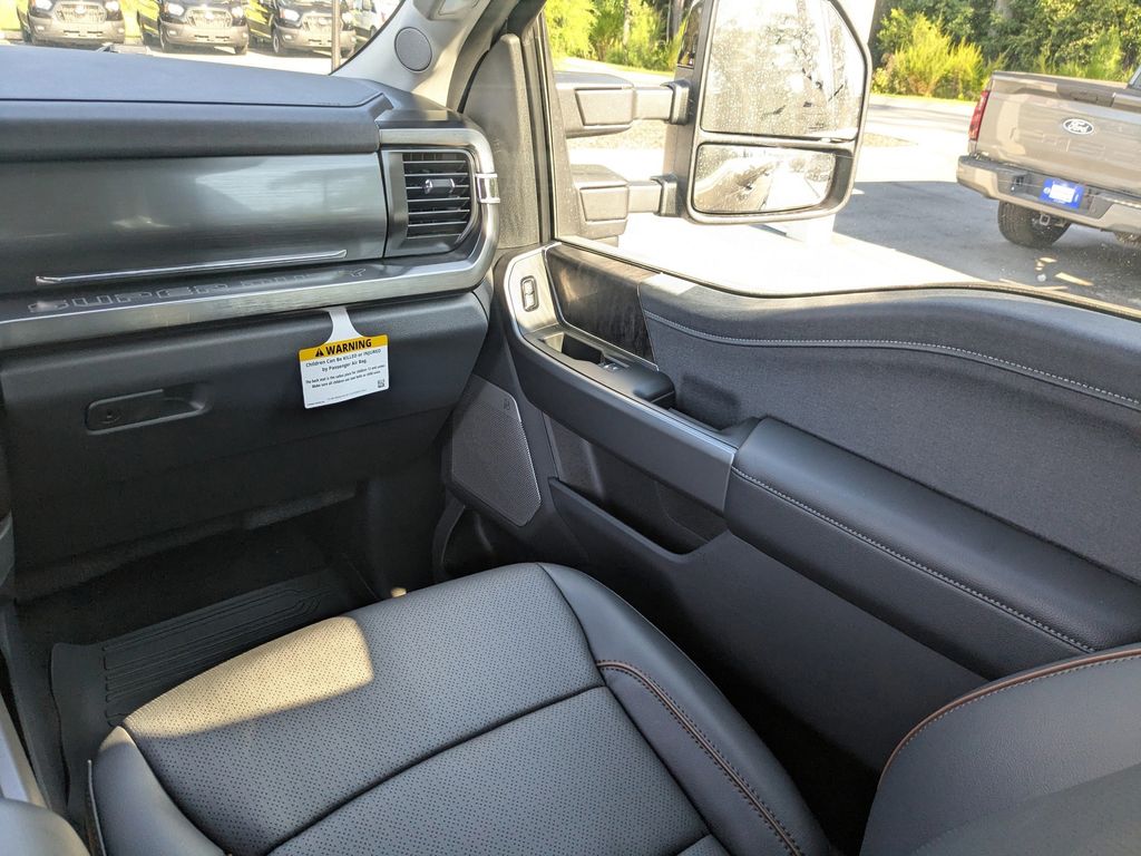 2026 Ford F-350 Super Duty Lariat