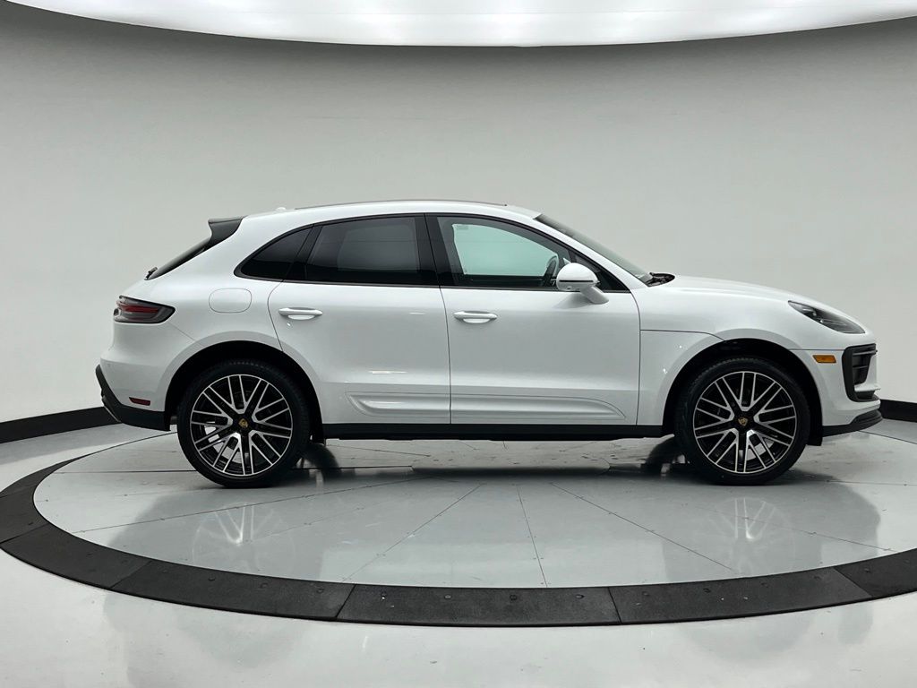 Thumbnail: 2026 Porsche Macan - 8