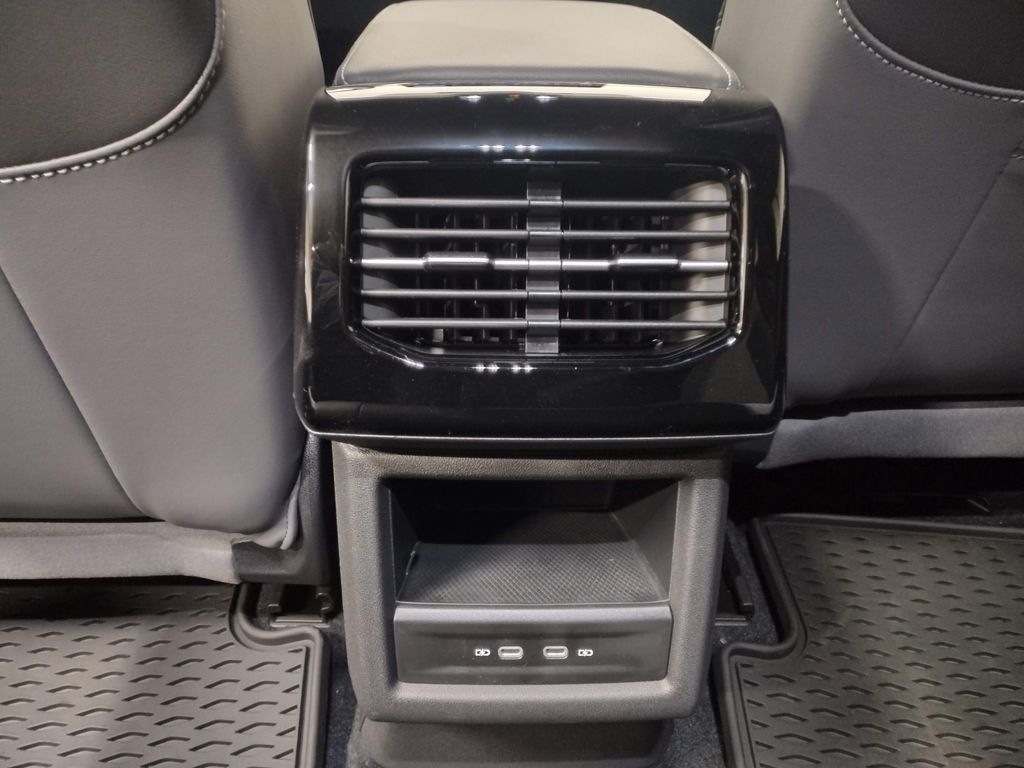 2025 Volkswagen ID.4 Pro