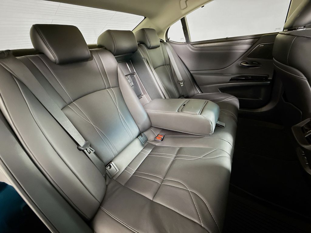 Thumbnail: 2024 Lexus ES - 28