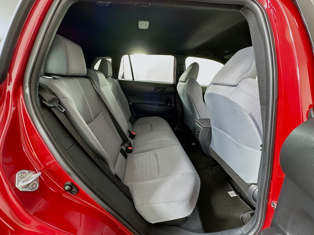 2023 Toyota Corolla Cross SE 26