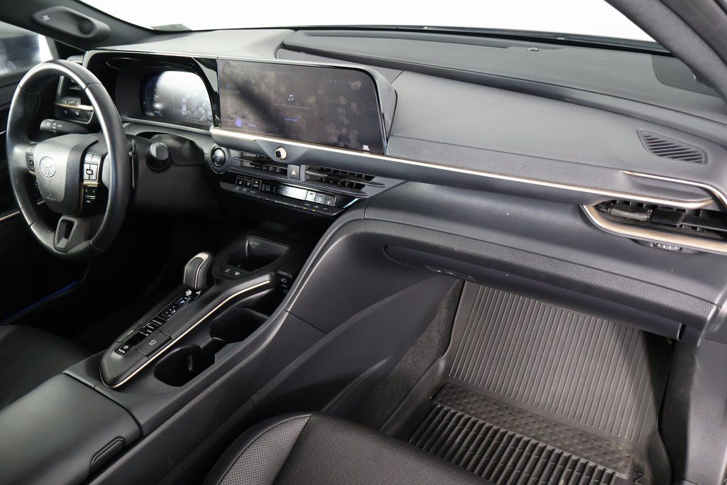 Thumbnail: 2023 Toyota Crown - 9