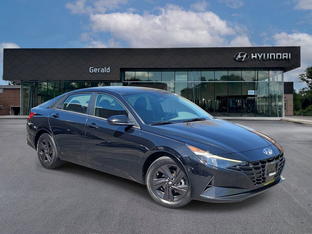 Phantom Black 2022 Hyundai Elantra SEL FWD Sedan Front-Wheel Drive Continuously Variable Transmission