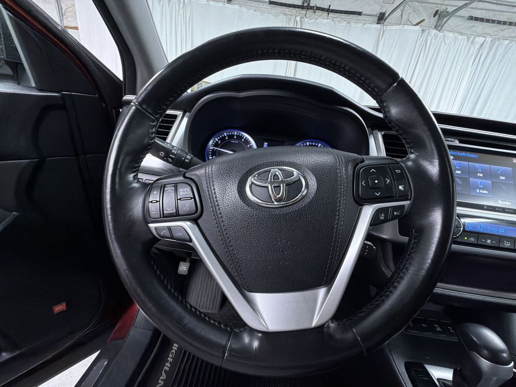 Used 2017 Toyota Highlander SUV