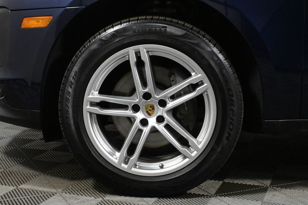 Thumbnail: 2019 Porsche Macan - 12