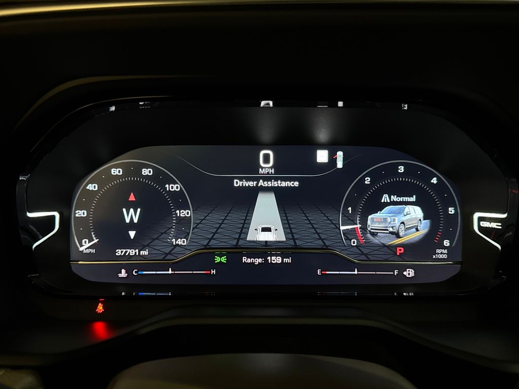 2023 White Frost Tricoat GMC Yukon Denali RWD SUV