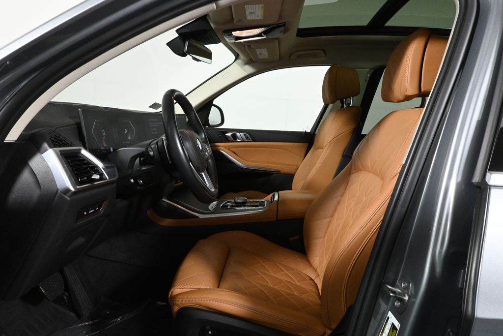 Thumbnail: 2024 BMW X7 - 3