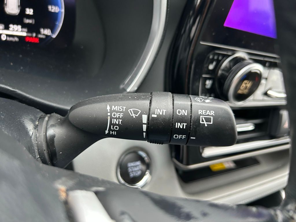 Thumbnail: 2023 Toyota Highlander - 23
