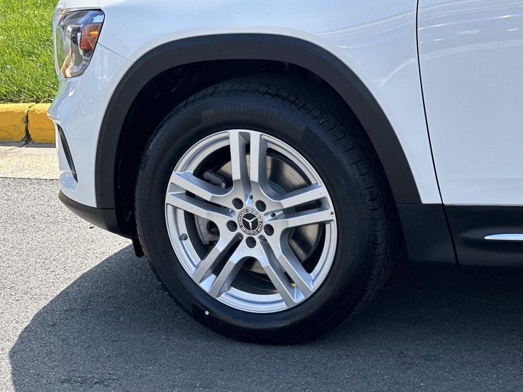 Thumbnail: 2022 Mercedes-Benz GLB - 17