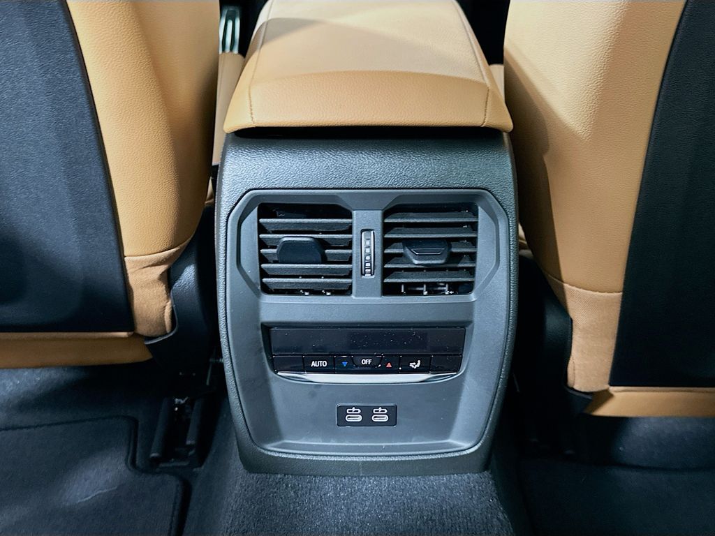 Thumbnail: 2026 BMW 3 Series - 18