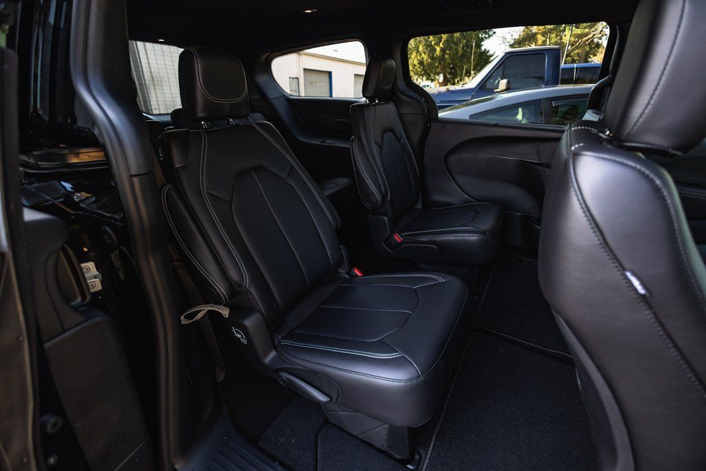 2026 Chrysler Pacifica Select thumbnail 29
