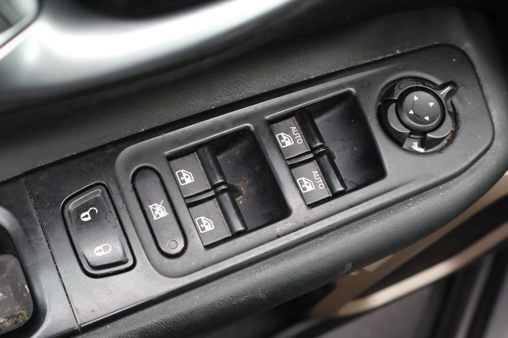 Thumbnail: 2016 Jeep Renegade - 16