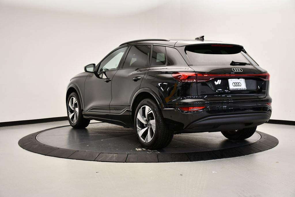 Thumbnail: 2025 Audi Q6 e-tron - 3