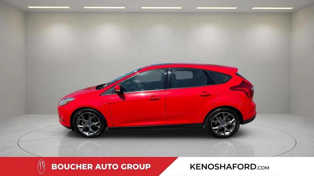 Used 2013 Race Red Ford SE image 8