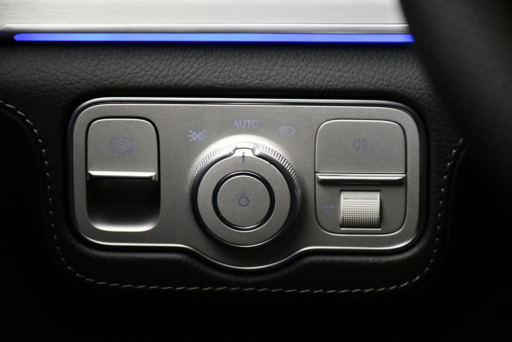 Thumbnail: 2026 Mercedes-Benz GLE - 22